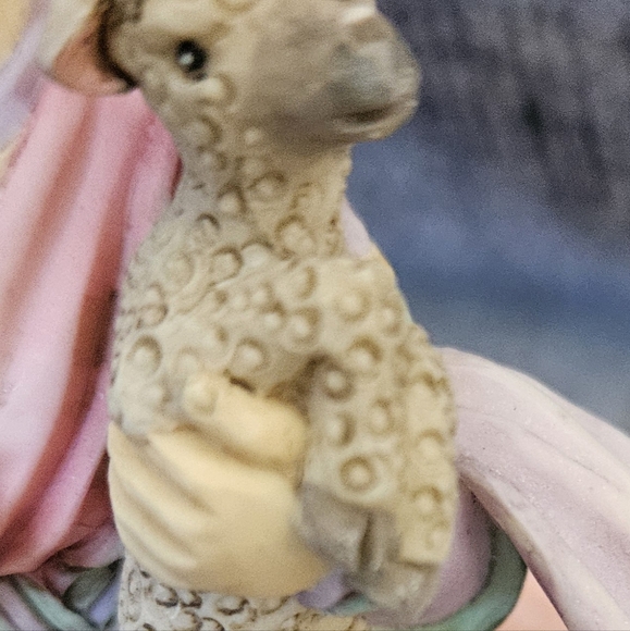 Two Christmas Figurines, An Angel with 2 Lambs & Royal King. Vintage 1996. - Picture 12 of 16